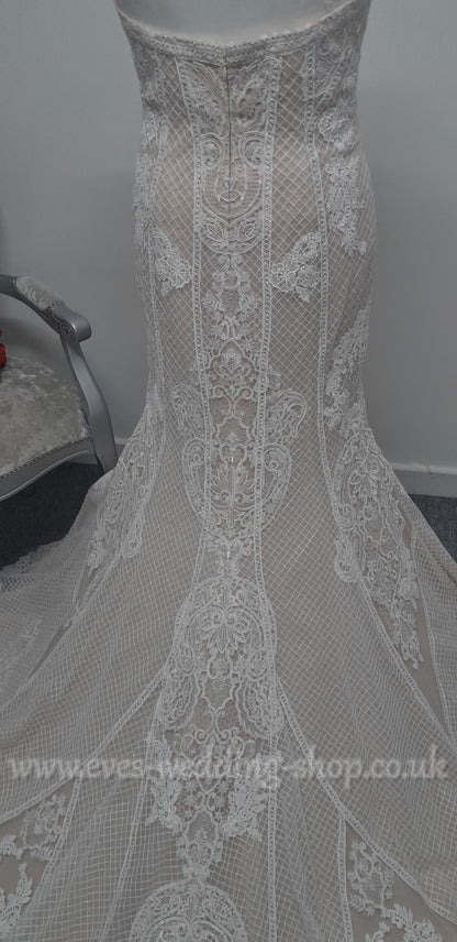 Ivory champagne wedding dress UK 16