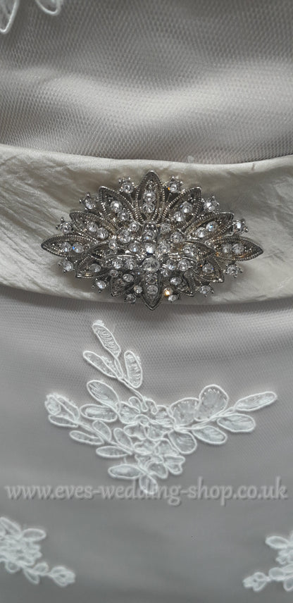 Lou Lou bridal grey wedding dress with brooch UK 16