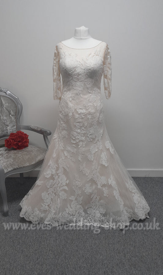Ivory/rum pink wedding dress with sleeves UK 16