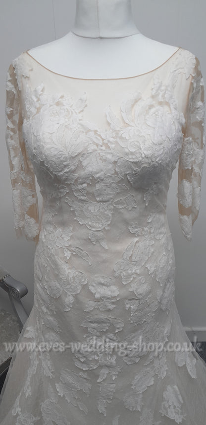 Ivory/rum pink wedding dress with sleeves UK 16