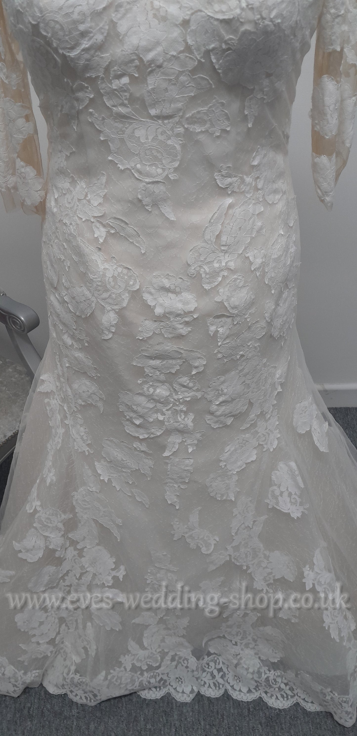 Ivory/rum pink wedding dress with sleeves UK 16