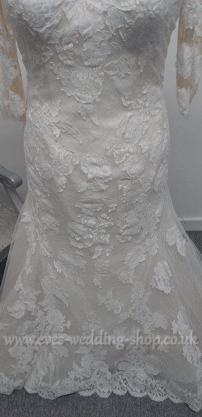 Ivory/rum pink wedding dress with sleeves UK 16
