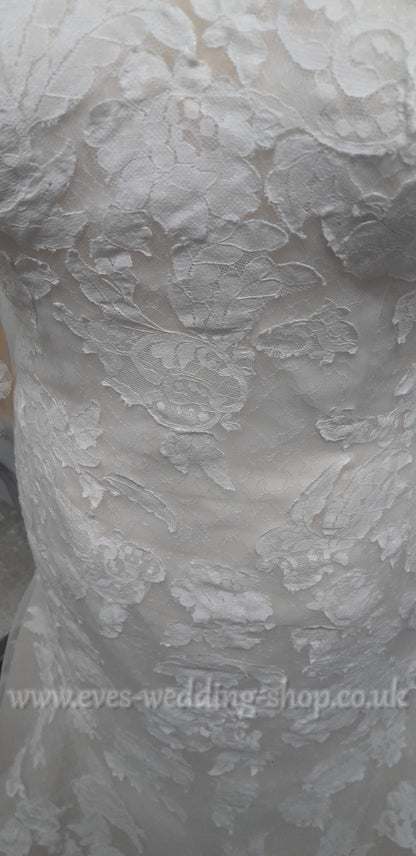 Ivory/rum pink wedding dress with sleeves UK 16
