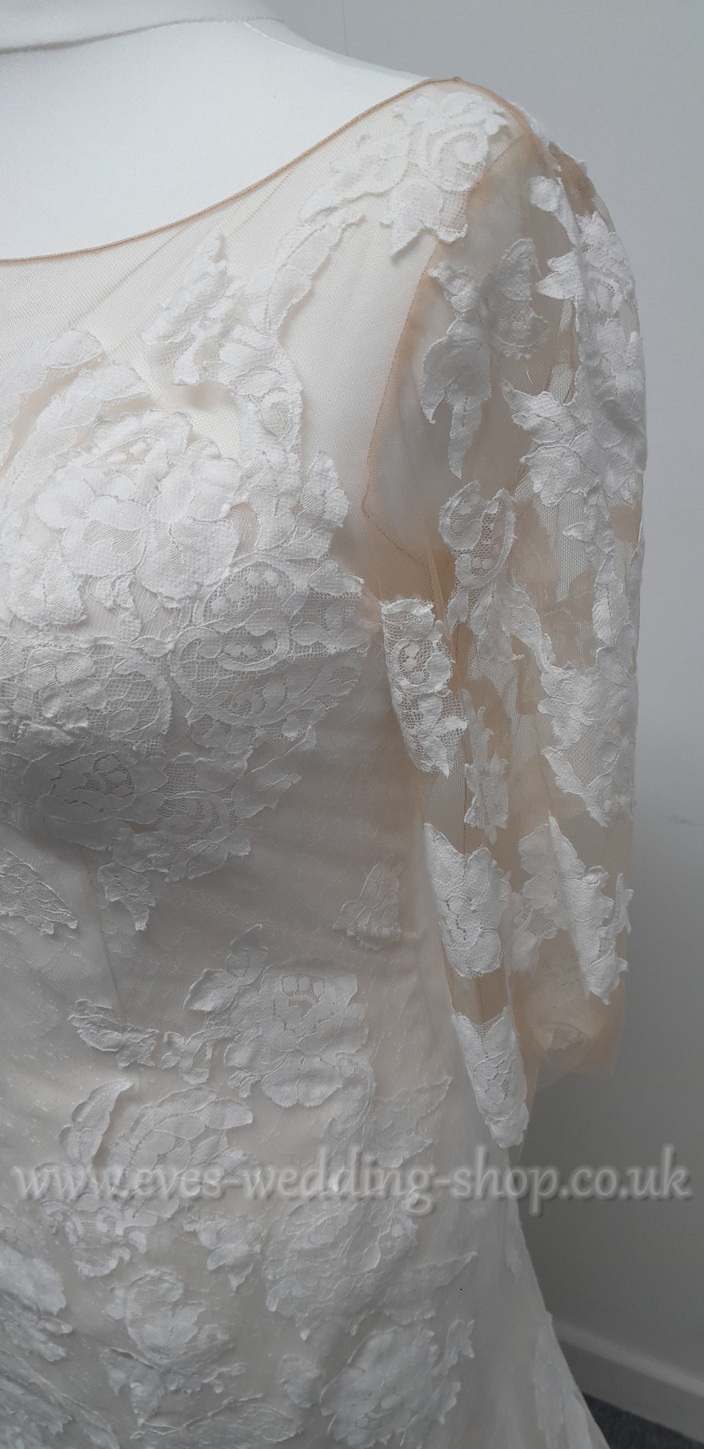 Ivory/rum pink wedding dress with sleeves UK 16