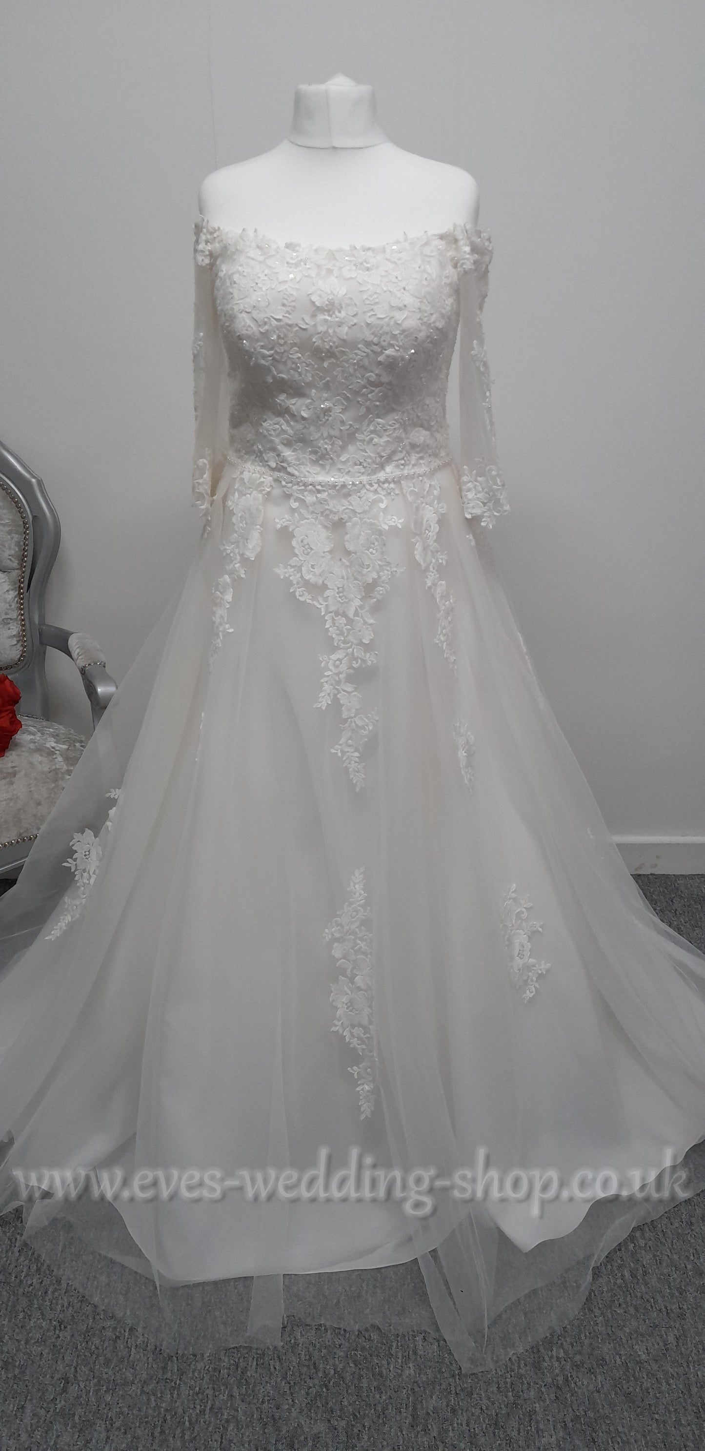 Romantica ivory wedding dress with sleeves UK 16