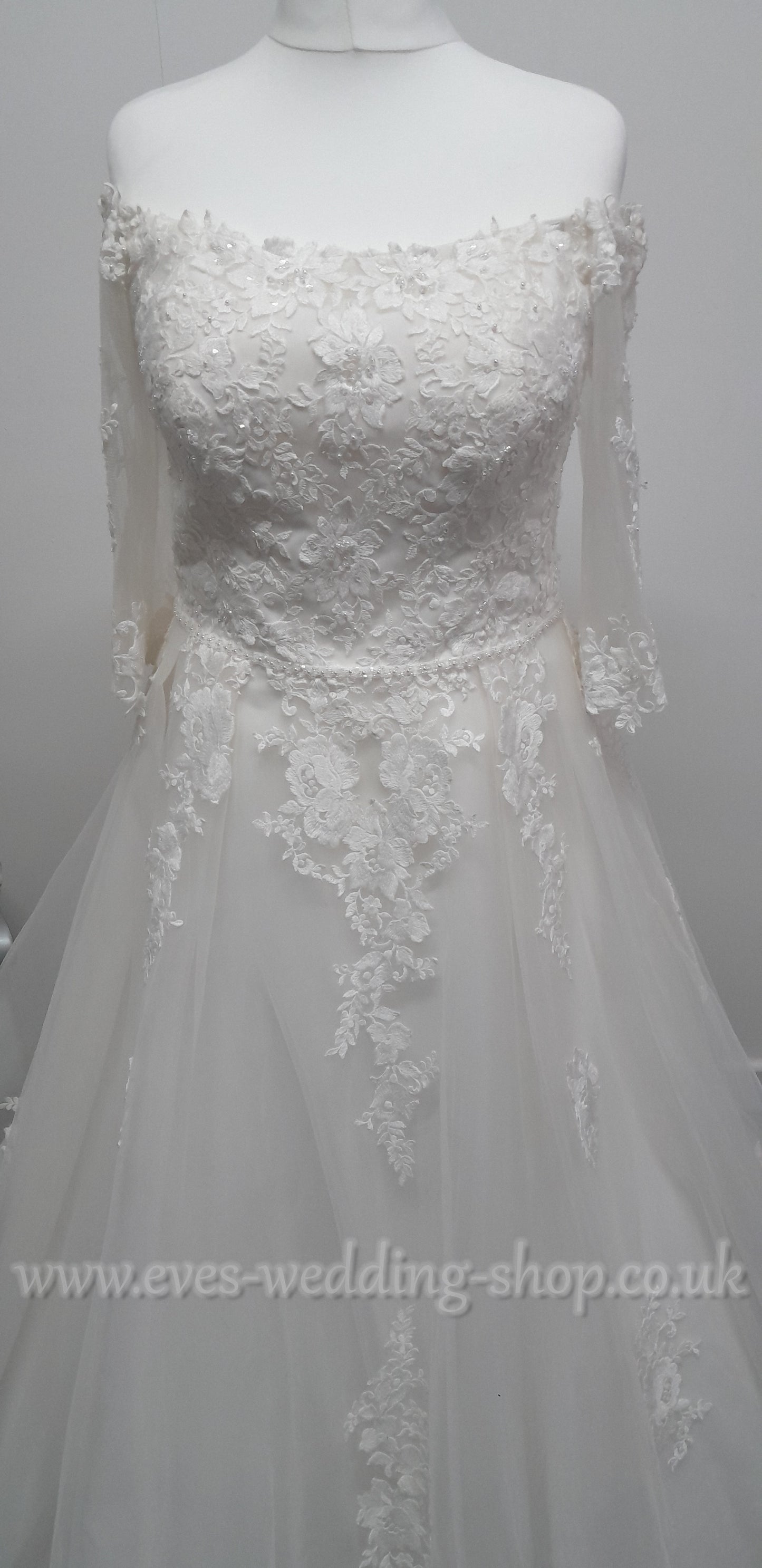 Romantica ivory wedding dress with sleeves UK 16