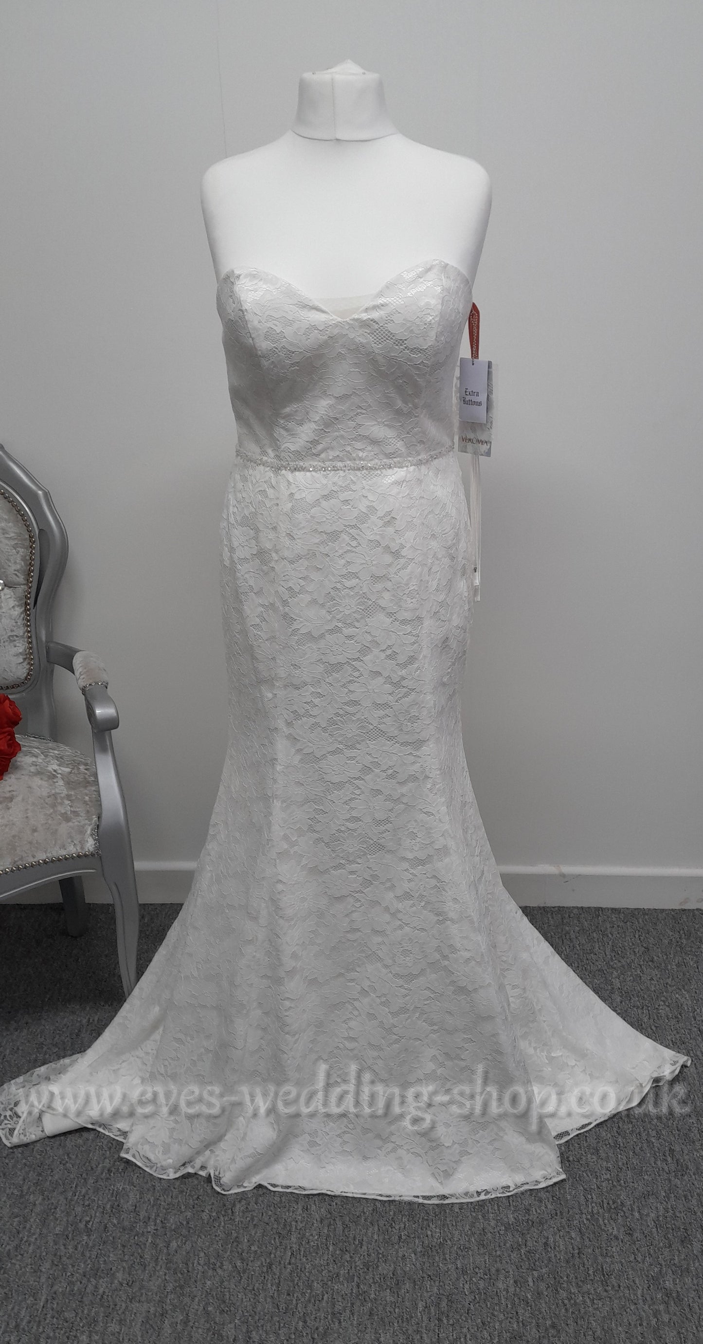 Veromia simple ivory lace wedding dress UK 16