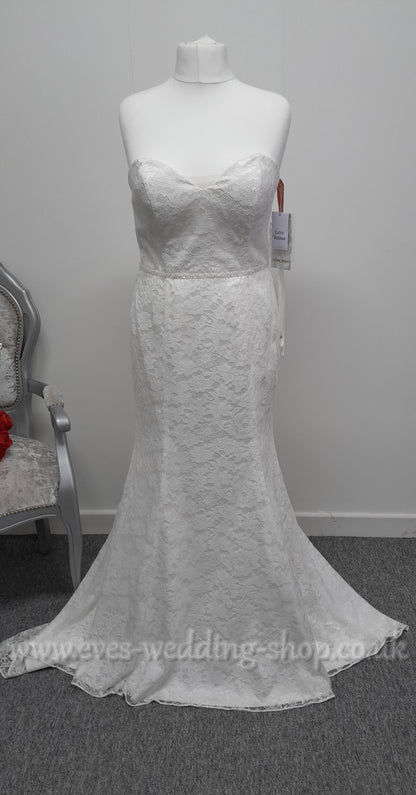 Veromia simple ivory lace wedding dress UK 16