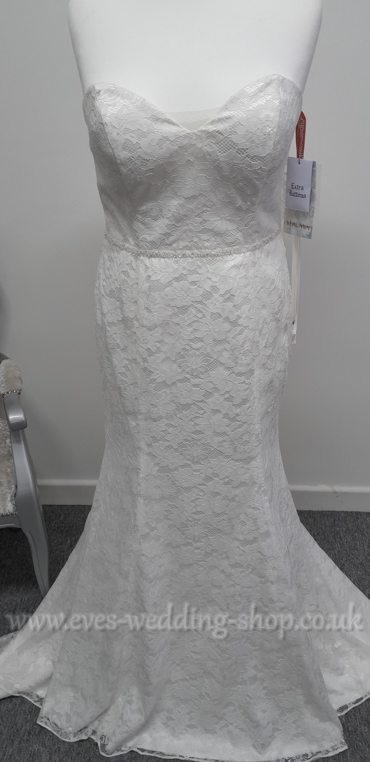 Veromia simple ivory lace wedding dress UK 16