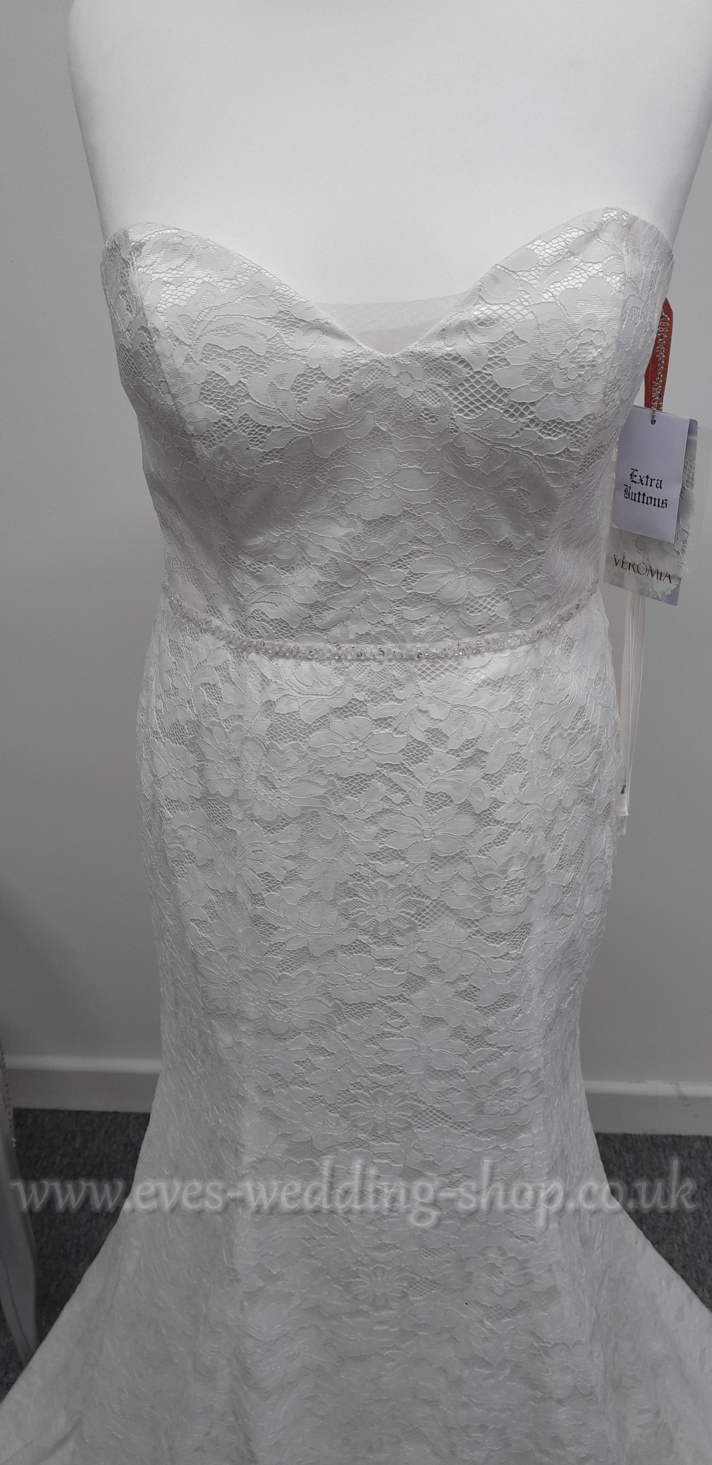Veromia simple ivory lace wedding dress UK 16