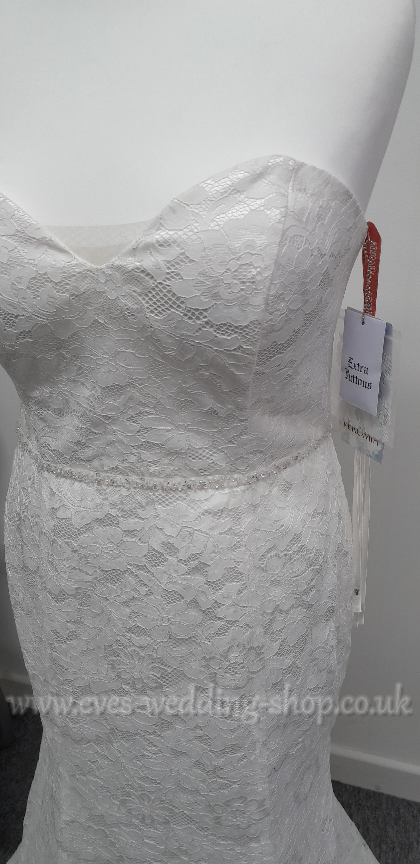 Veromia simple ivory lace wedding dress UK 16