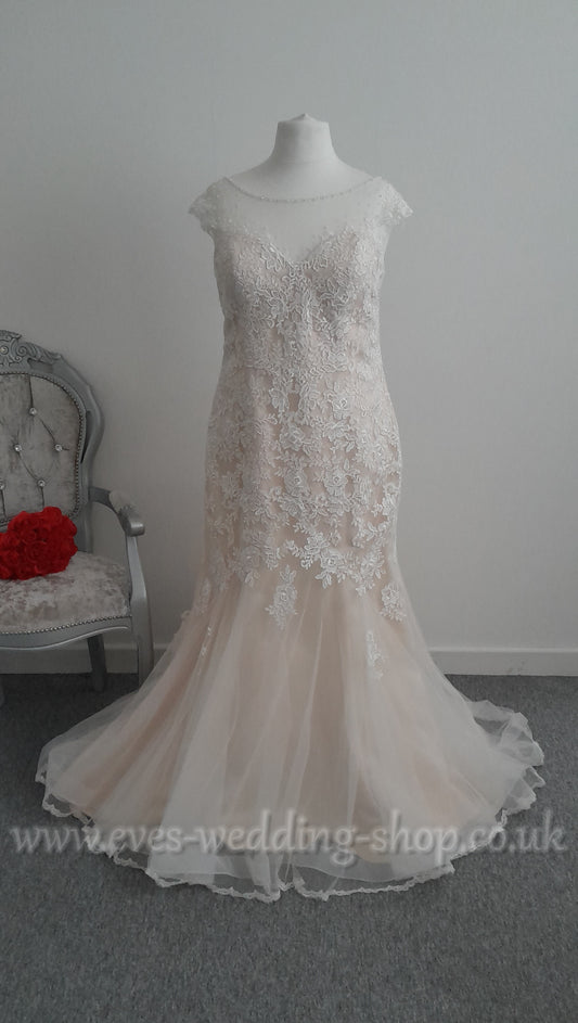 Romantica ivory almond wedding dress UK 22