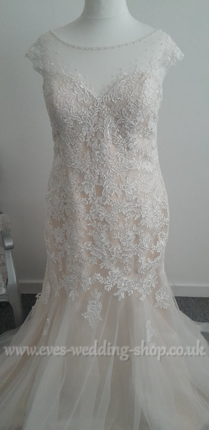 Romantica ivory almond wedding dress UK 22