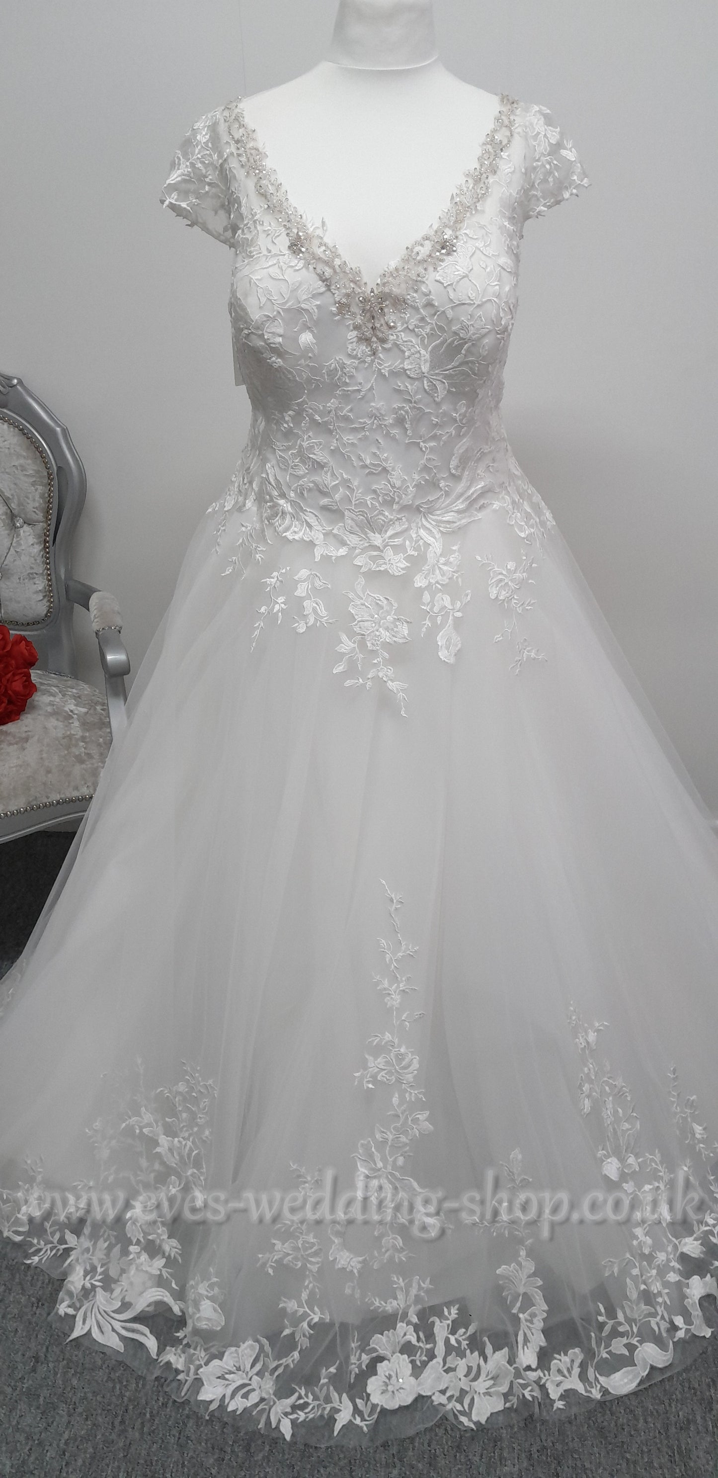 Envy by Phoenix ivory wedding dress with cap sleeves UK 24