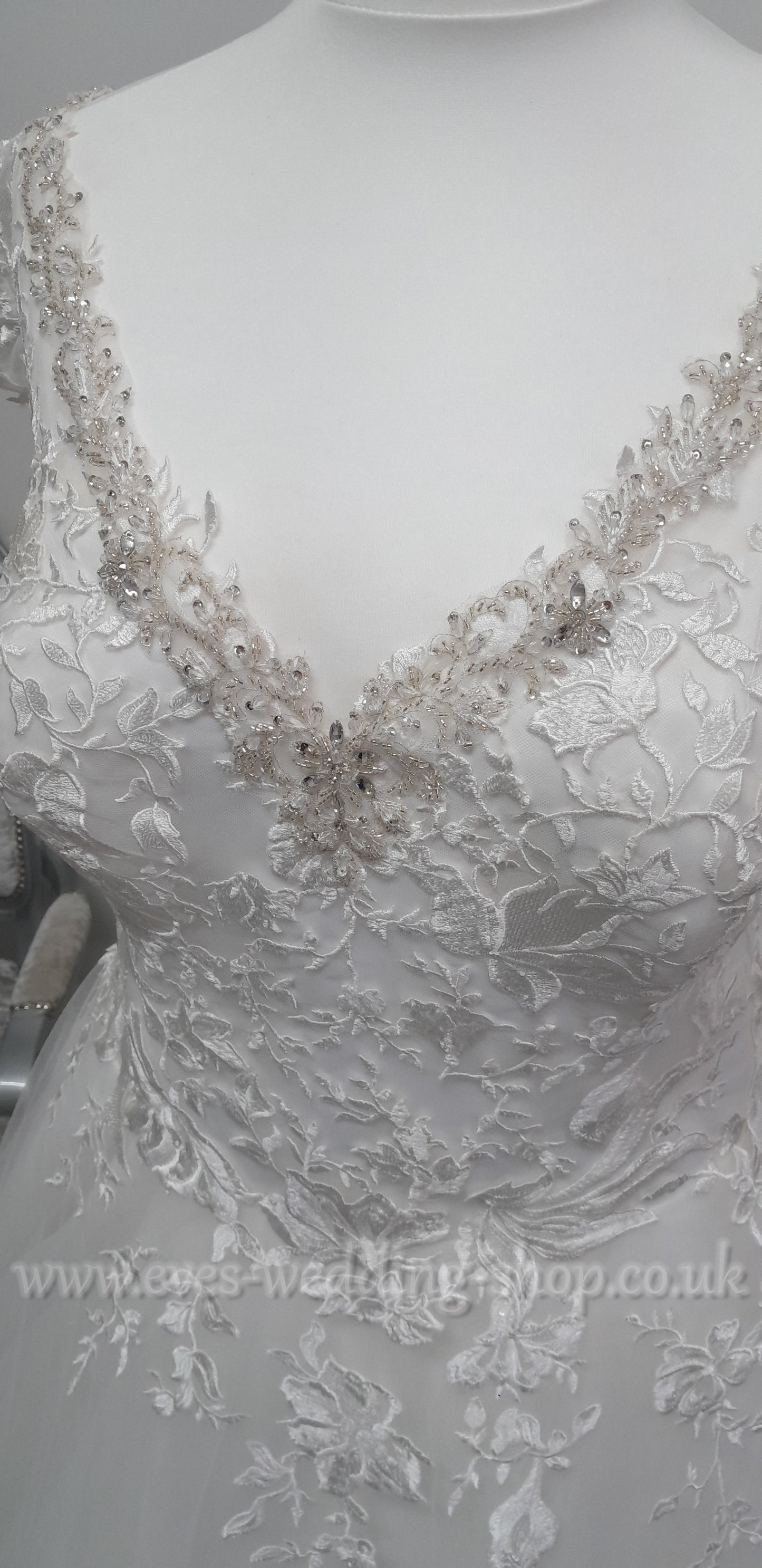 Envy by Phoenix ivory wedding dress with cap sleeves UK 24