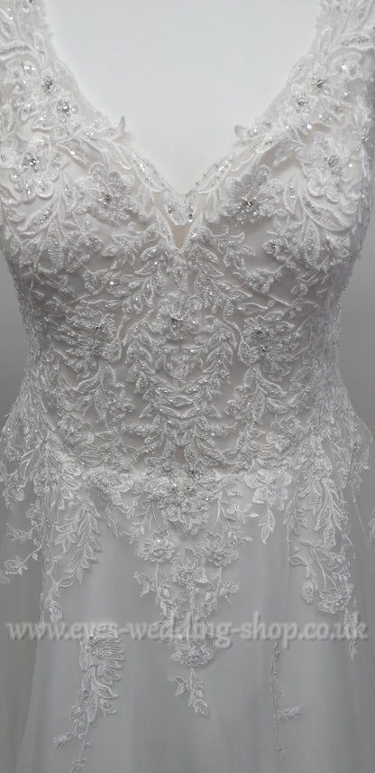 Romantica V neck ivory wedding dress UK 28