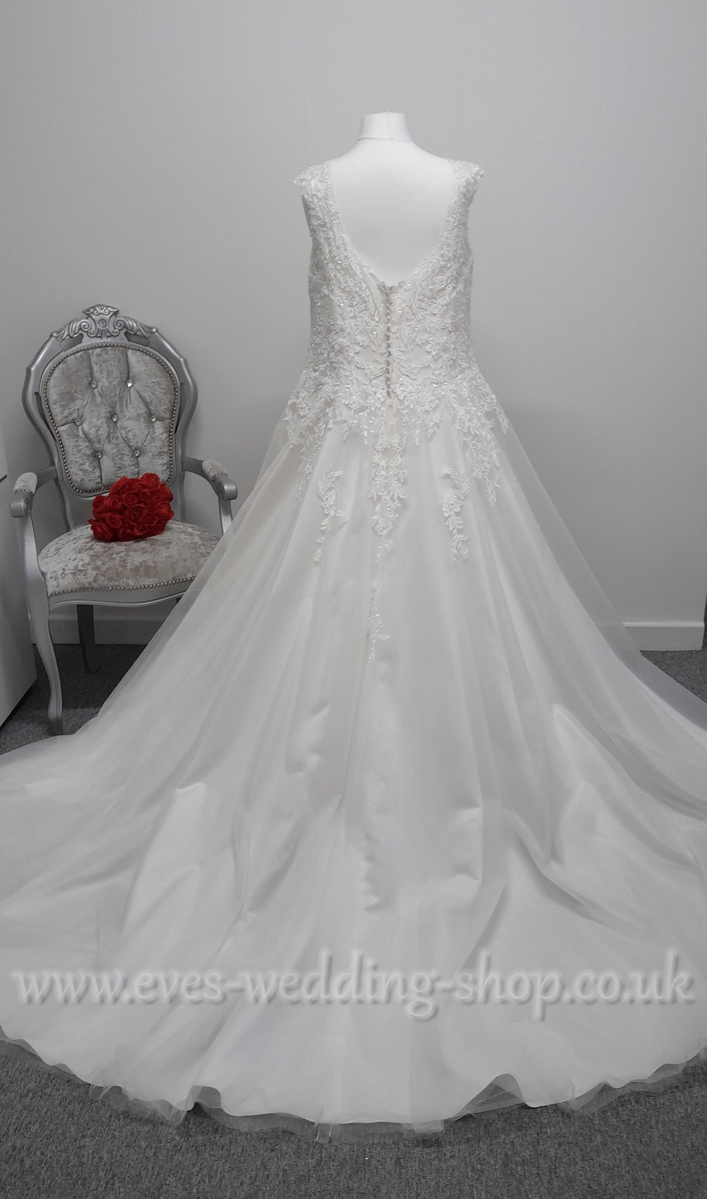 Romantica V neck ivory wedding dress UK 28