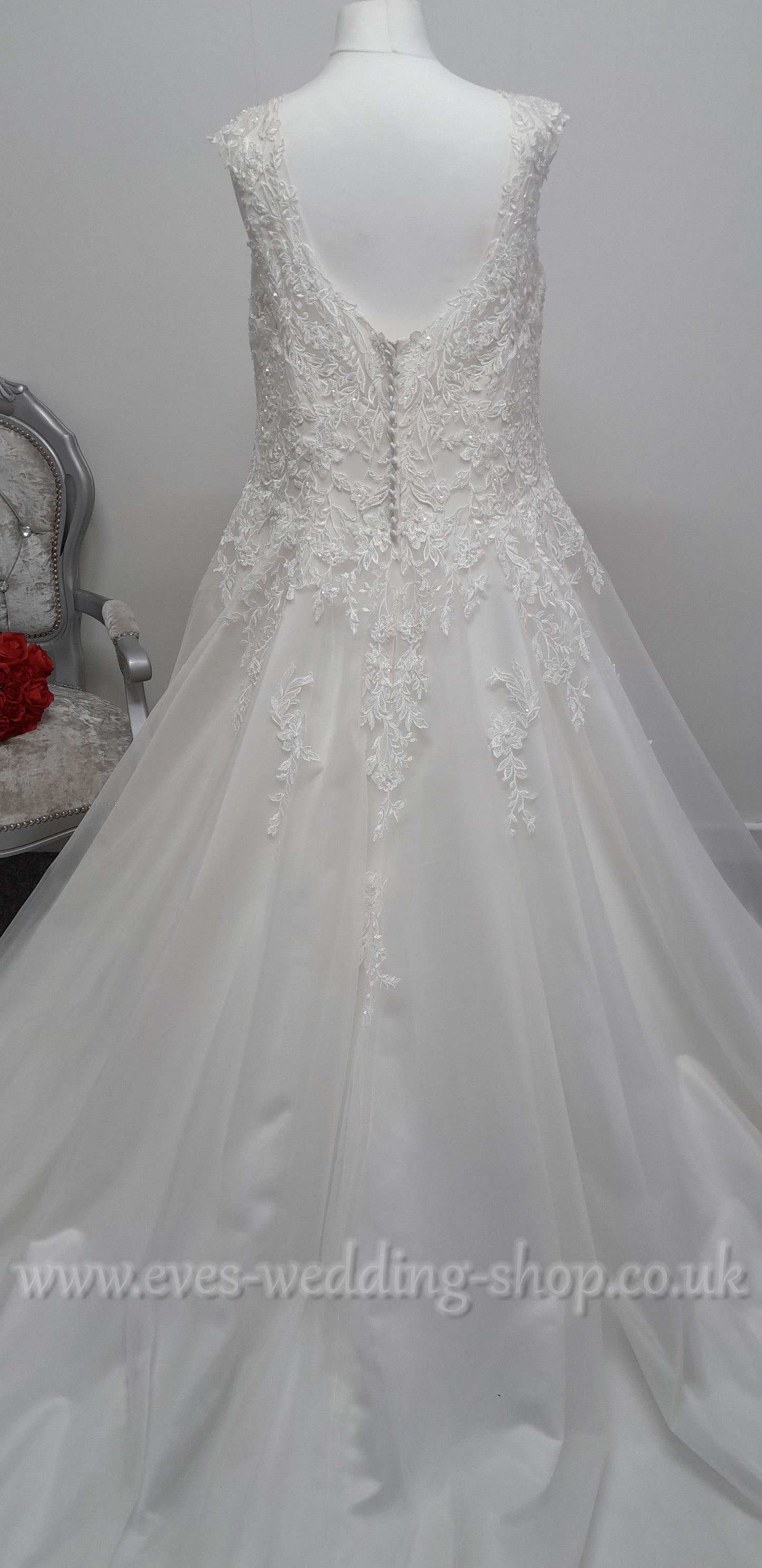 Romantica V neck ivory wedding dress UK 28