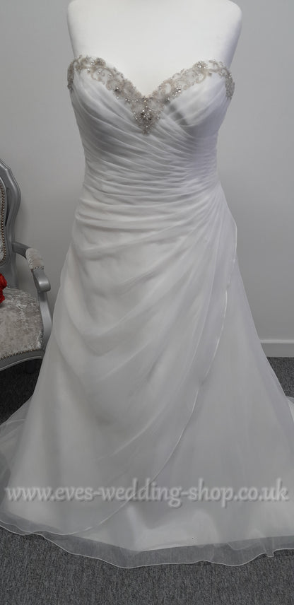Beautiful brides by Special day ivory organza wedding dress UK 24