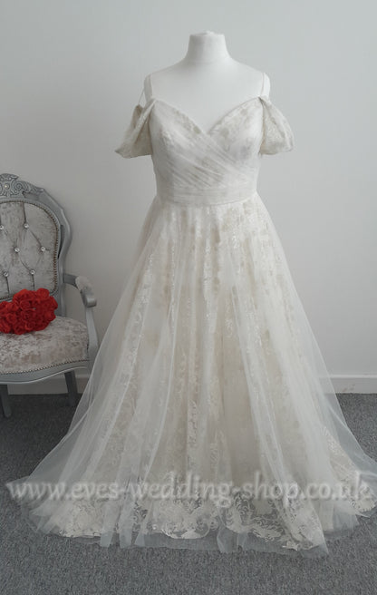 White Rose off shoulder glitter tulle wedding dress UK 20