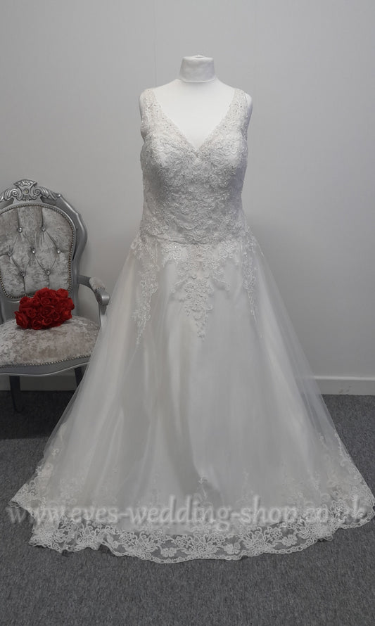 Beautiful brides by Special day ivory tulle lace wedding dress UK 28