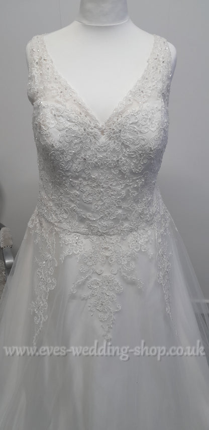 Beautiful brides by Special day ivory tulle lace wedding dress UK 28