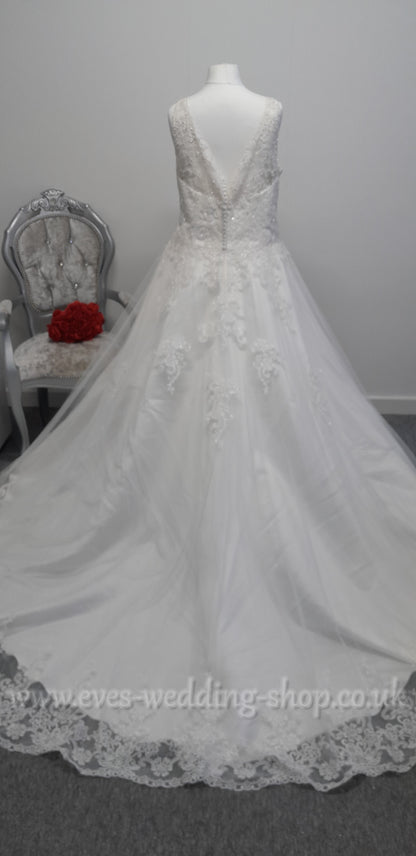 Beautiful brides by Special day ivory tulle lace wedding dress UK 28