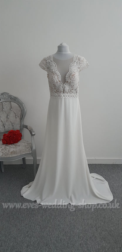 Tres Chic ivory nude crepe wedding dress UK 14