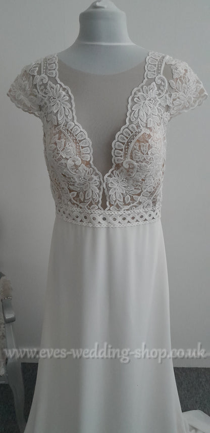 Tres Chic ivory nude crepe wedding dress UK 14
