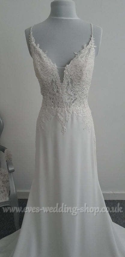 Romantica ivory crepe wedding dress UK12