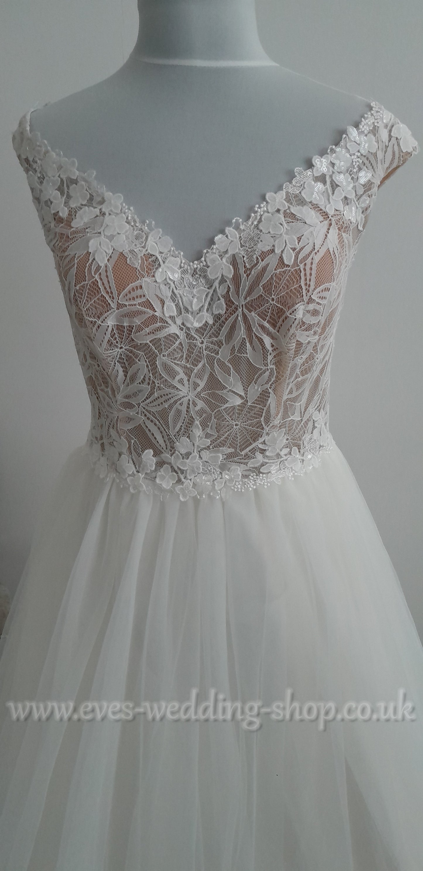Tres Chic ivory nude tulle wedding dress UK 14
