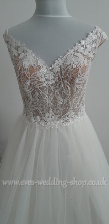 Tres Chic ivory nude tulle wedding dress UK 14