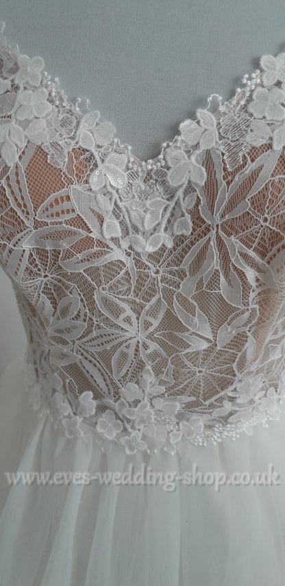 Tres Chic ivory nude tulle wedding dress UK 14