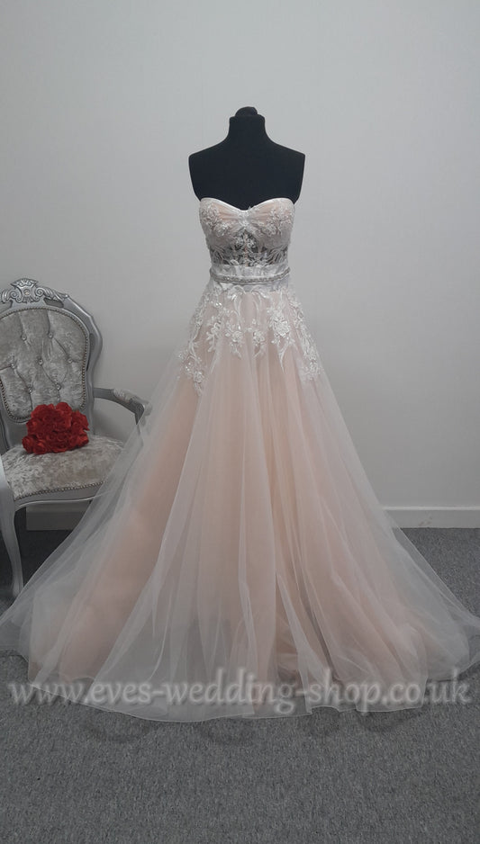 Tina Valerdi powder rose colour wedding dress EU42, UK 14