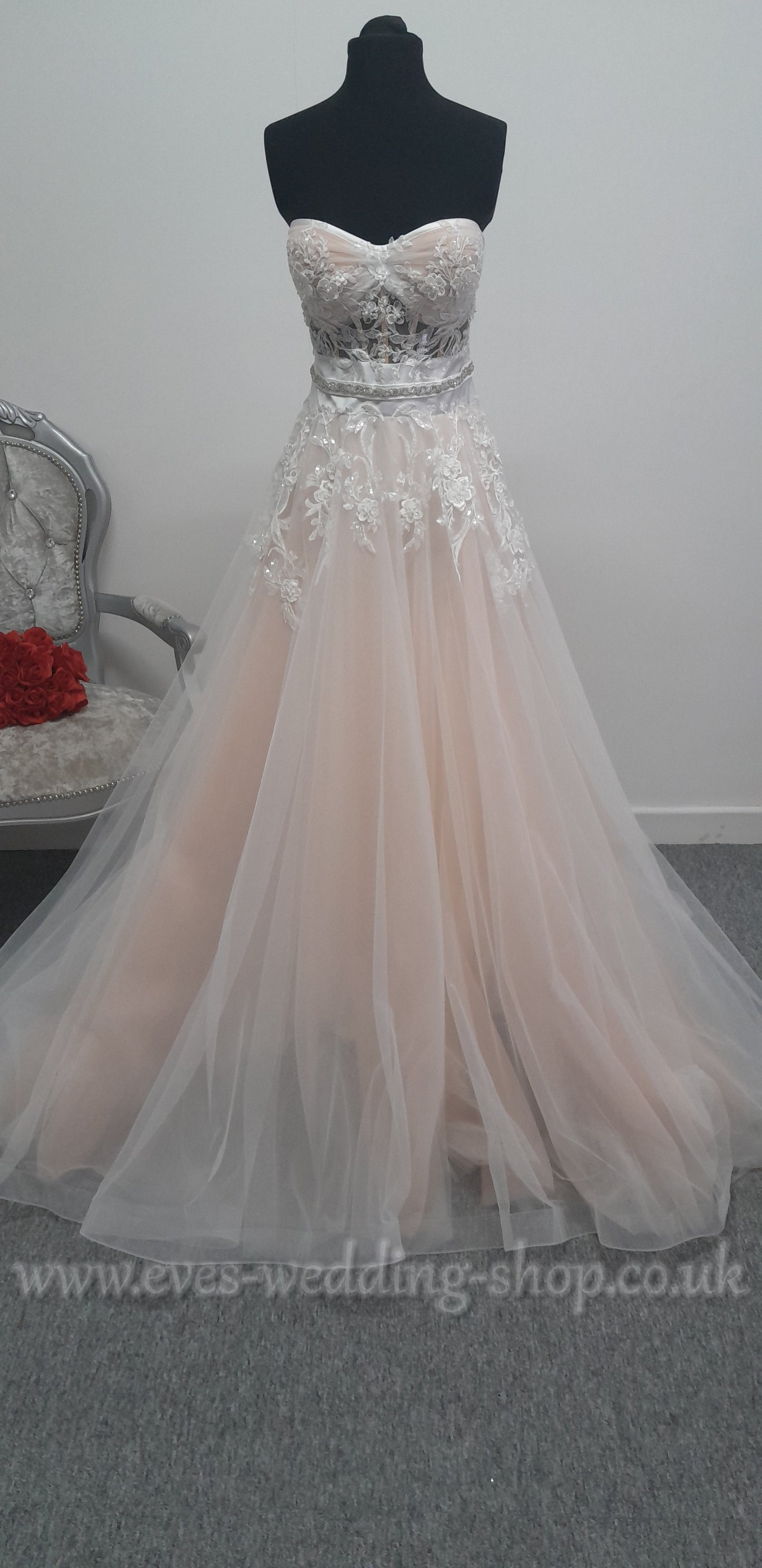 Tina Valerdi powder rose colour wedding dress EU42, UK 14