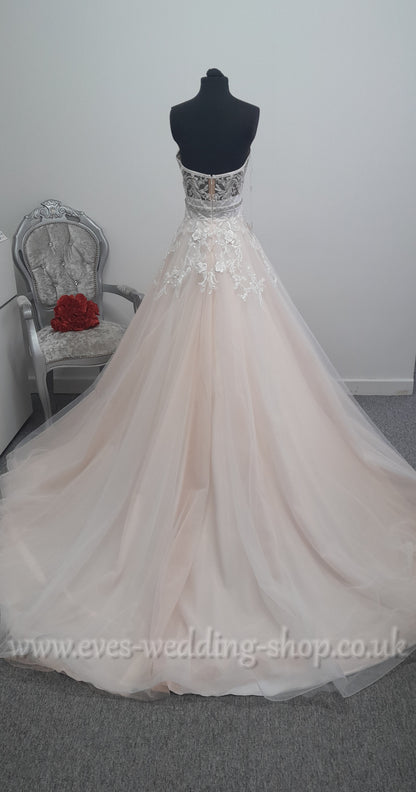 Tina Valerdi powder rose colour wedding dress EU42, UK 14