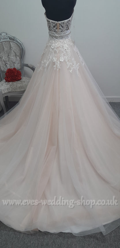 Tina Valerdi powder rose colour wedding dress EU42, UK 14