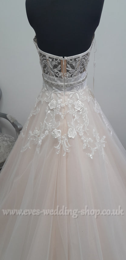 Tina Valerdi powder rose colour wedding dress EU42, UK 14