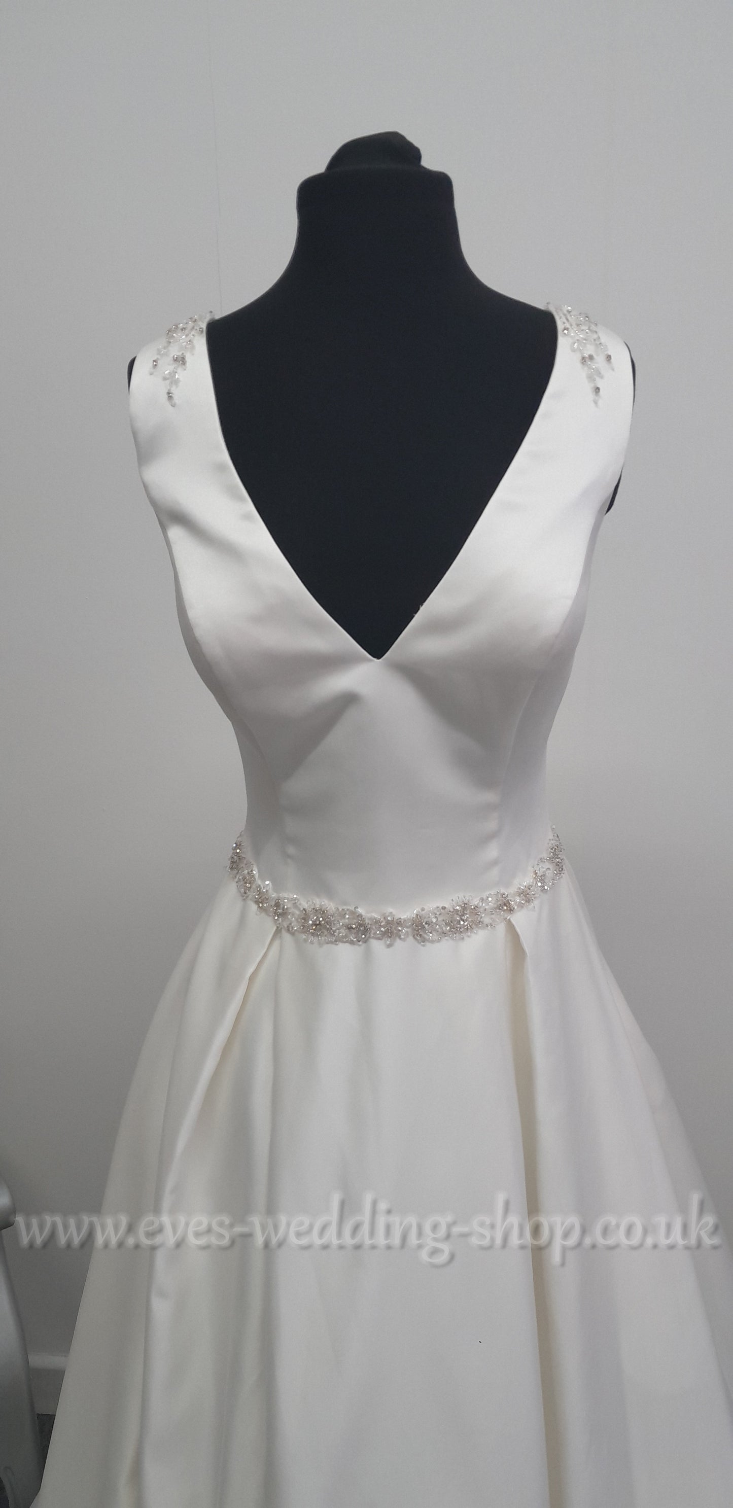 Venus ivory V-neck wedding dress UK 14