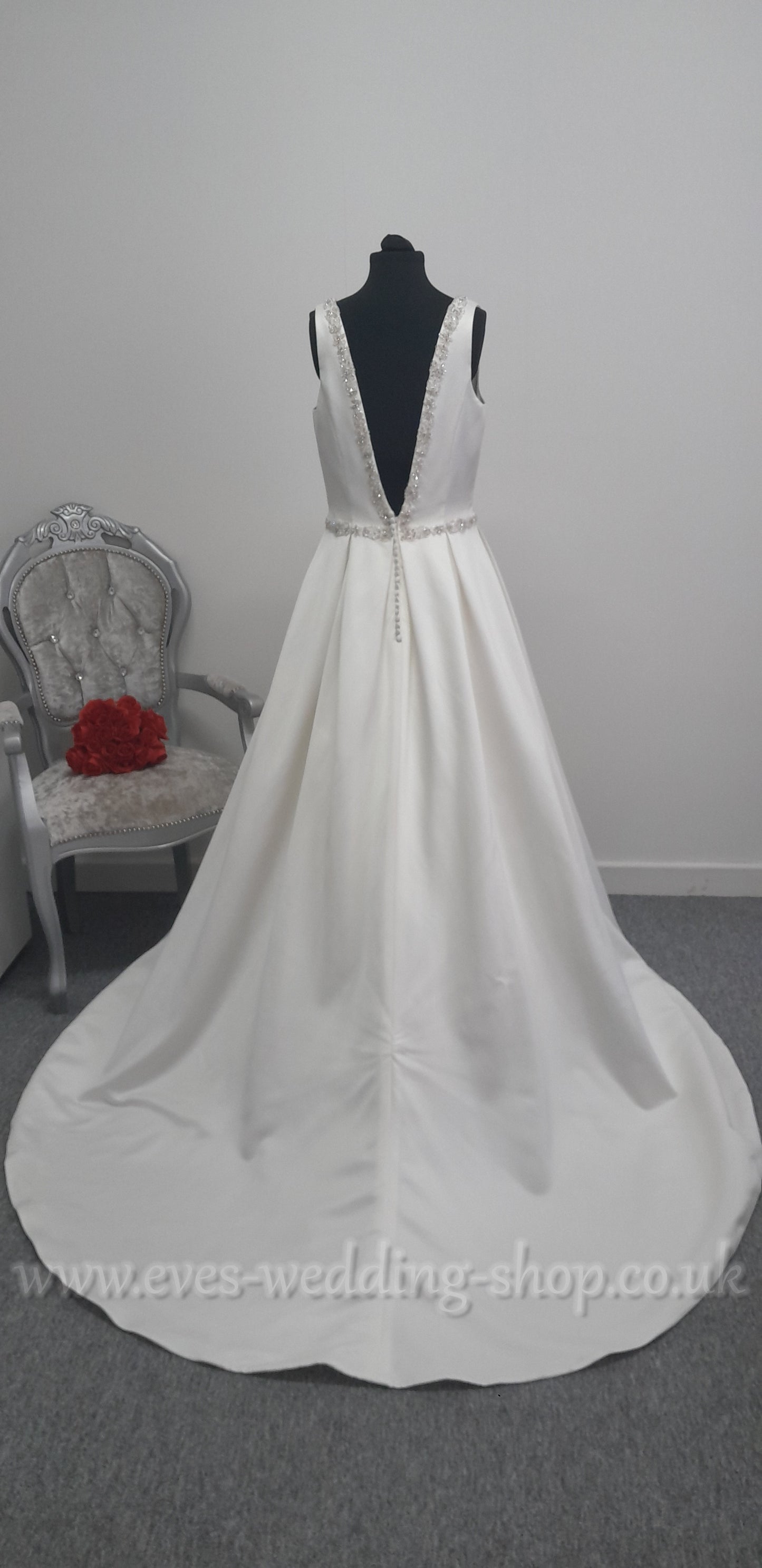 Venus ivory V-neck wedding dress UK 14