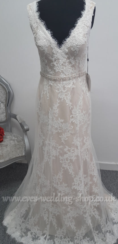 Destination Romance DR247 wedding dress UK 10