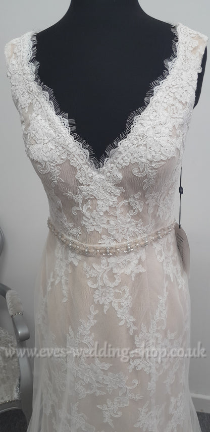 Destination Romance DR247 wedding dress UK 10