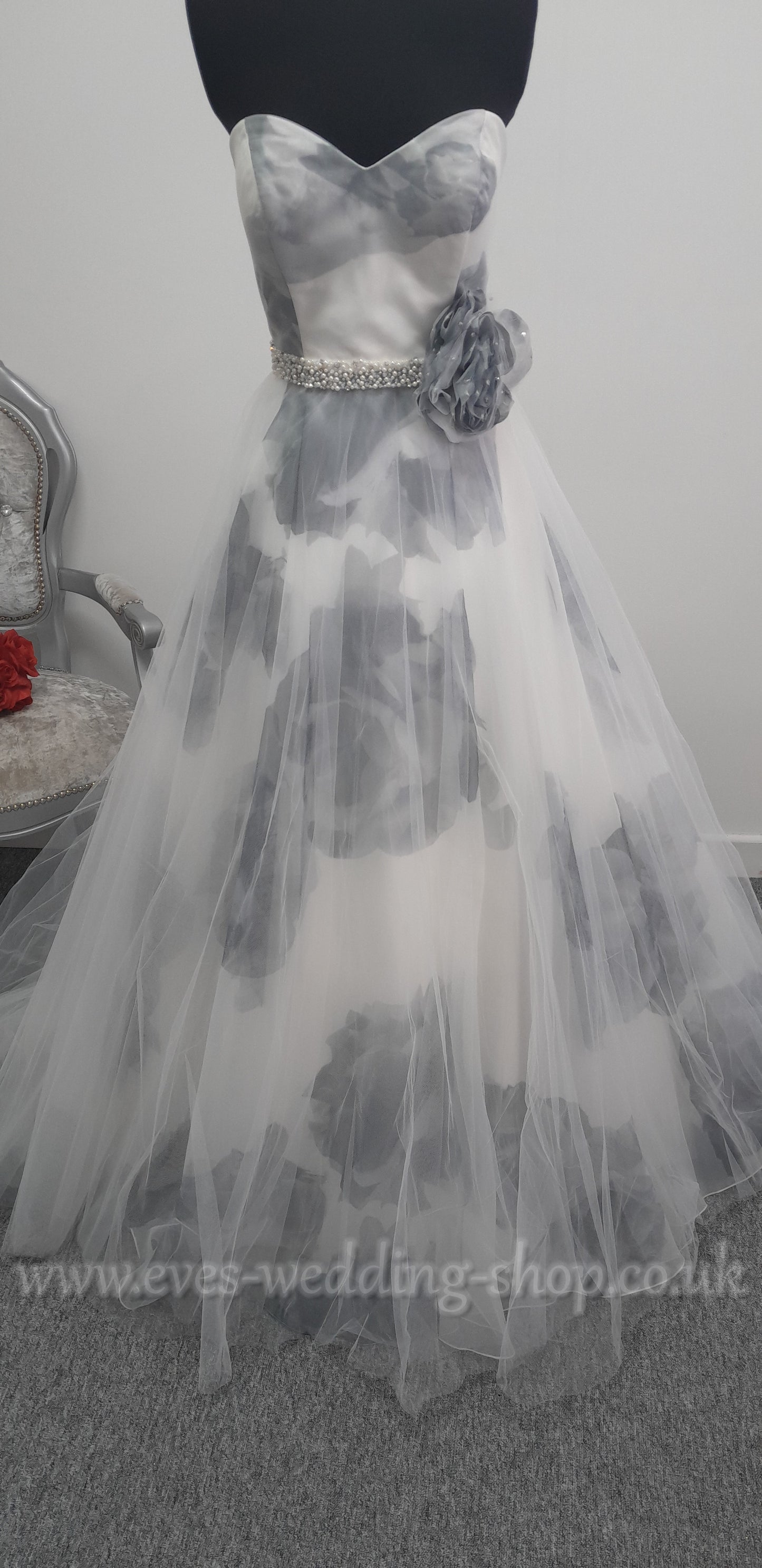 Veromia ivory / grey floral wedding dress UK 12