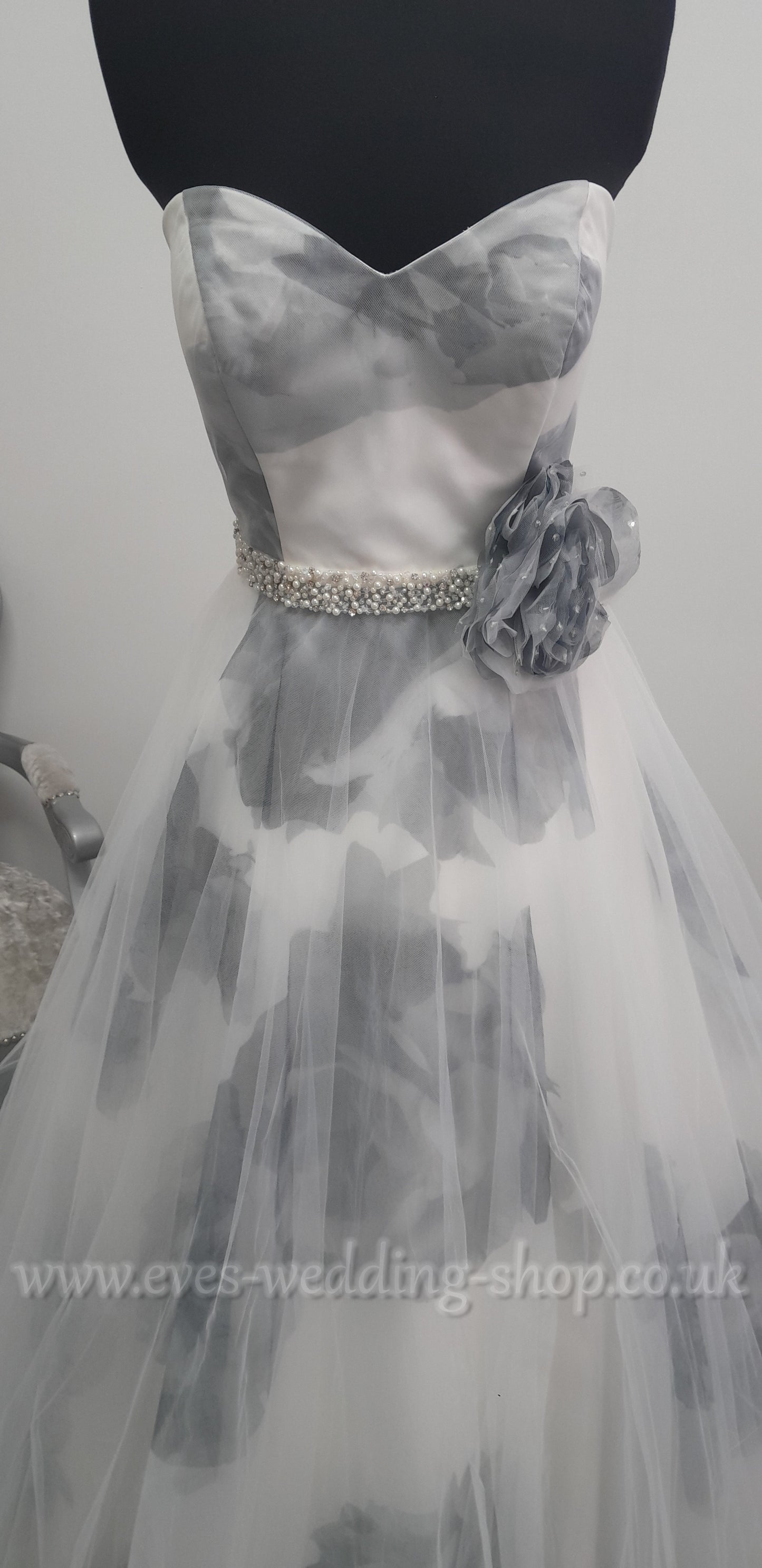 Veromia ivory / grey floral wedding dress UK 12