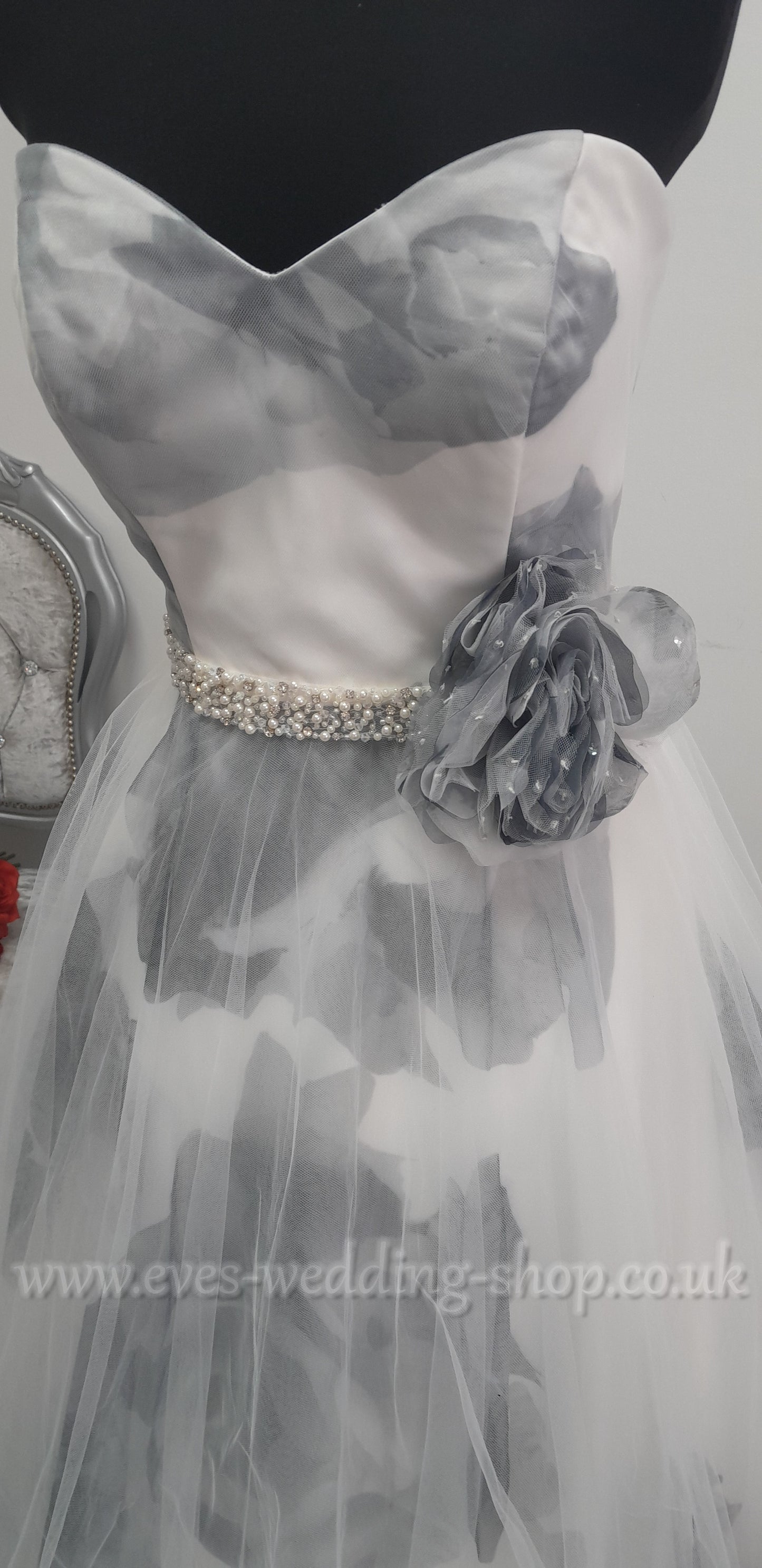 Veromia ivory / grey floral wedding dress UK 12