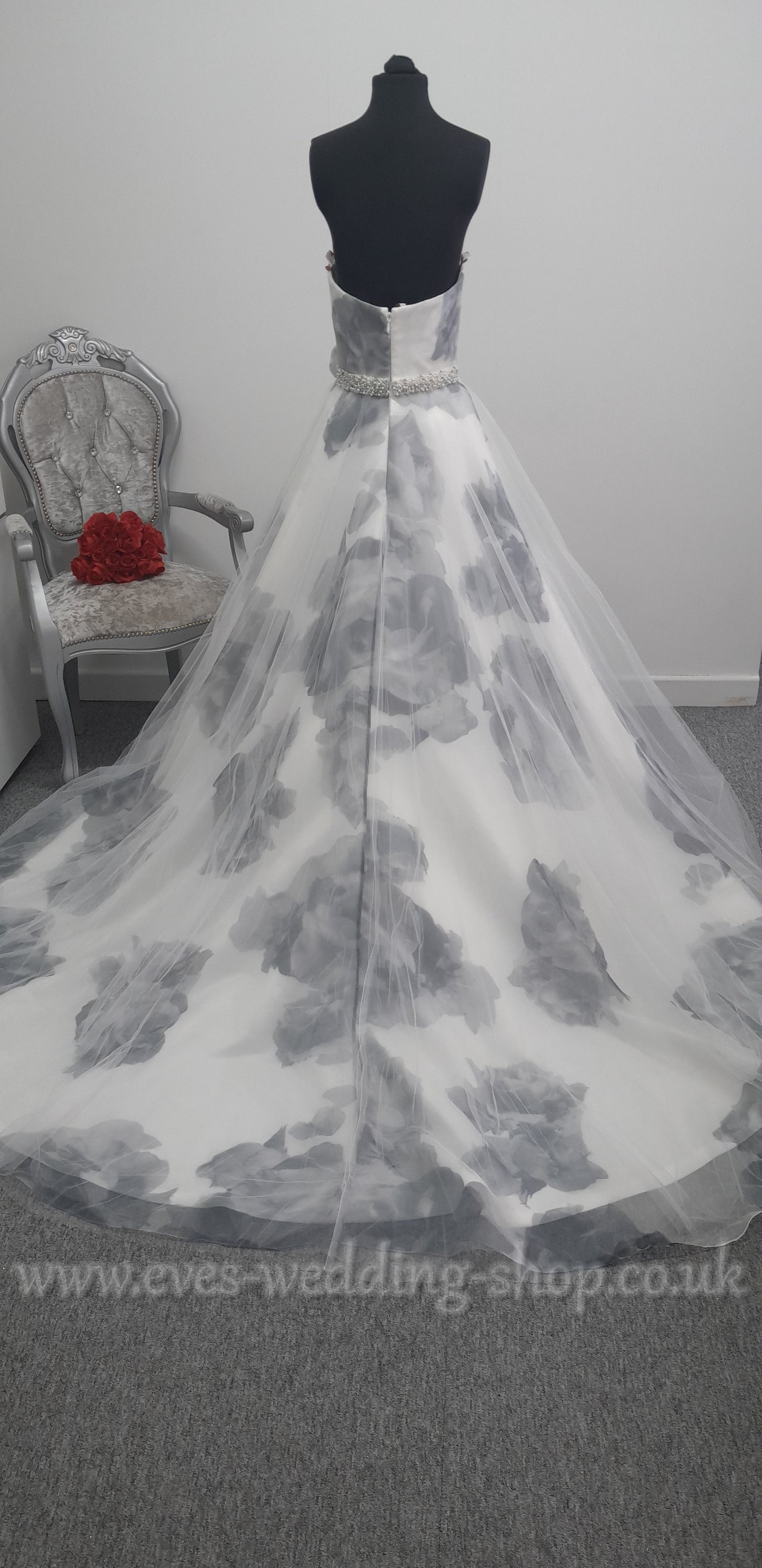 Veromia ivory / grey floral wedding dress UK 12