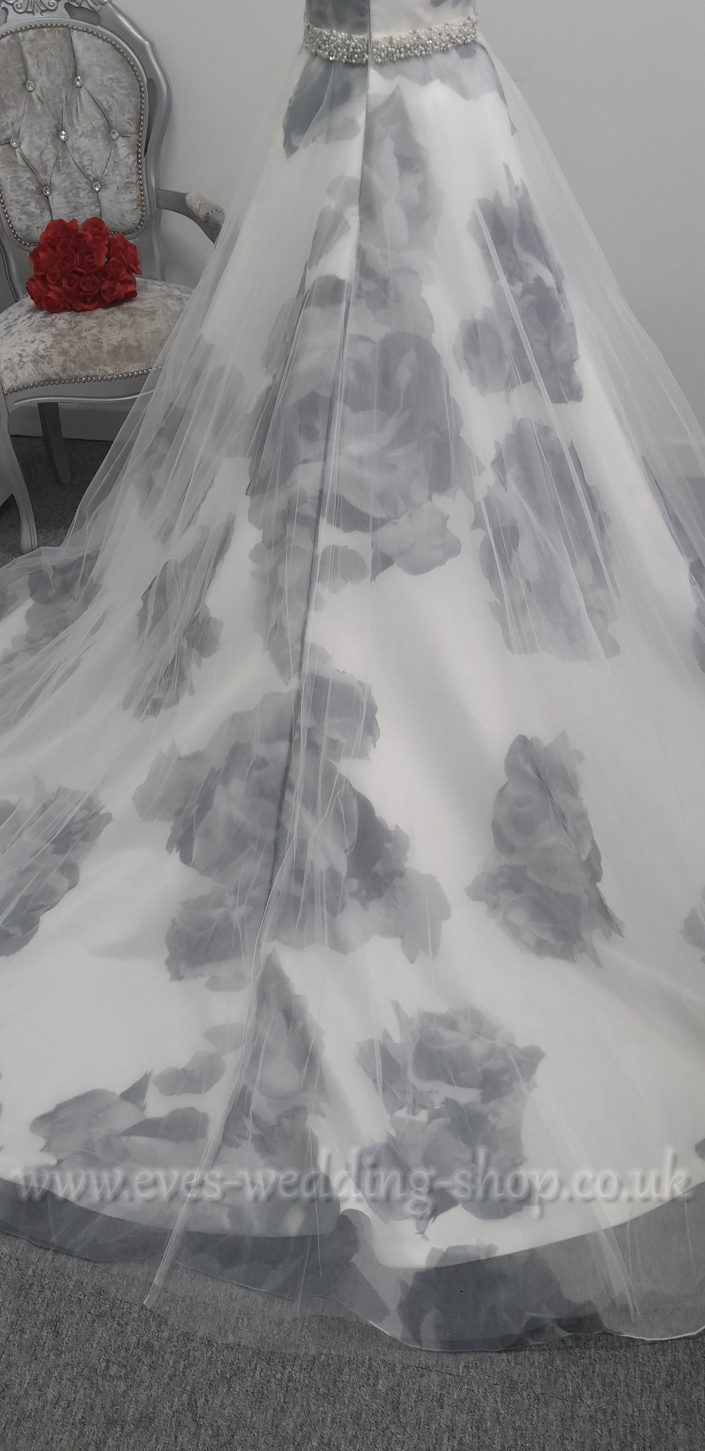 Veromia ivory / grey floral wedding dress UK 12