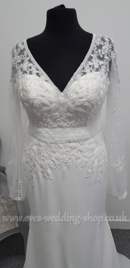 Rebecca Ingram crepe  ivory wedding dress with sleeves UK 16