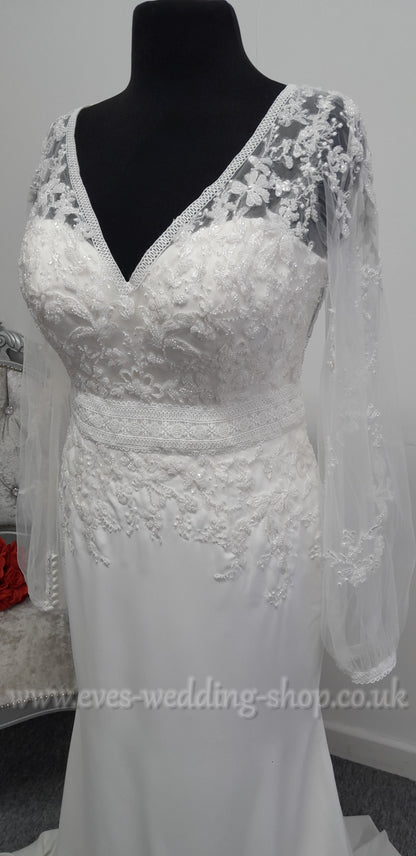 Rebecca Ingram crepe  ivory wedding dress with sleeves UK 16