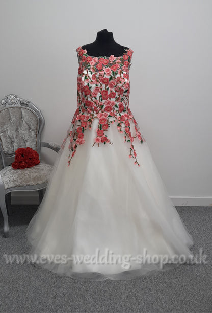 House of Mooshki ivory wedding dress UK size 32